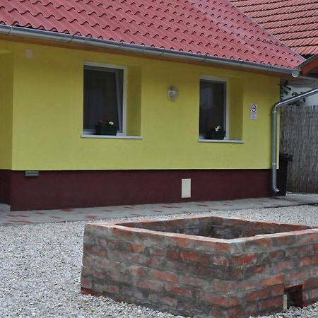 Csongradi Vendegvaro Apartmanok, Szarka Haz Exterior photo