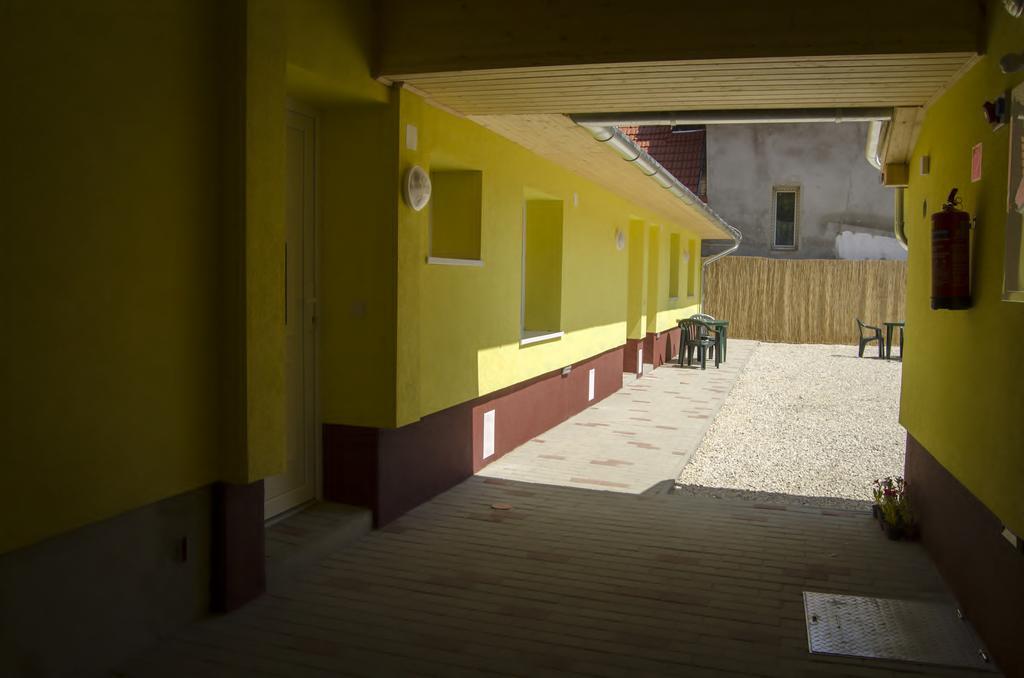 Csongradi Vendegvaro Apartmanok, Szarka Haz Exterior photo
