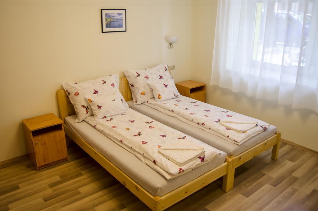 Csongradi Vendegvaro Apartmanok, Szarka Haz Exterior photo